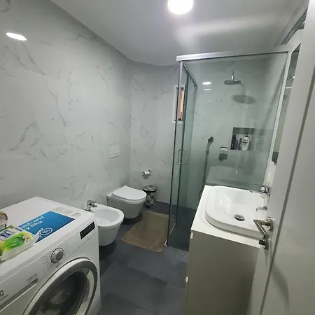 Chic Escape Near Blloku Apartment *