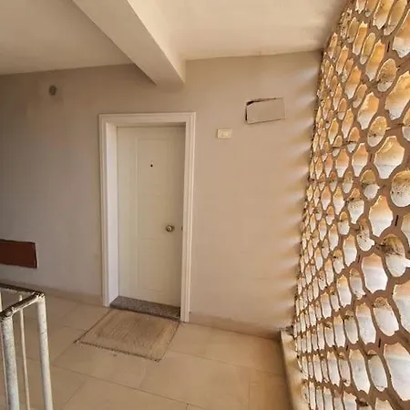 Chic Escape Near Blloku Apartment *