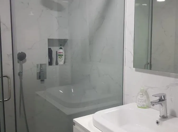 Chic Escape Near Blloku Daire Tiran